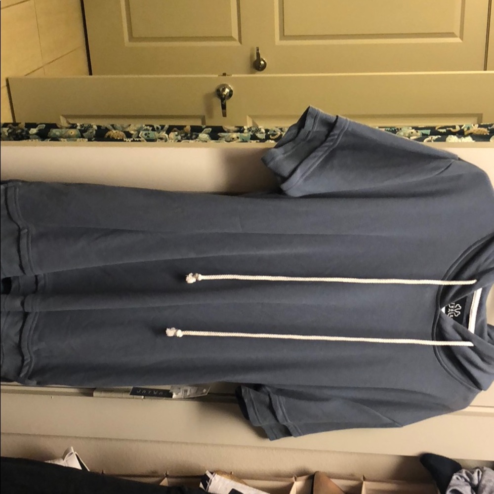Short sleeve hoodie